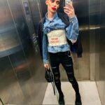 Milana Petrova Instagram - Ты хотел быть ближе? Все хотят поближе, Но твой кошелёк стал уже, И я тебя не вижу.