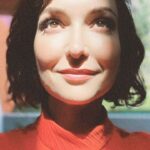 Milana Vayntrub Instagram - For the next week, I will be matching donations to @miryslist along with the Shapiro Foundation. I love this org because they’ve helped over 700 newly resettled families get the basics they need to start their new lives in America. Also Miry herself is the most inspiring and generous person I know. I’m honored to support her and the families she works with. Donation link in bio.