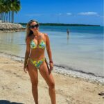 Milena Torres Instagram - Soy de esas personas que ama ir a la playa aunque no sepa nadar muy bien 🥹🍋🤪