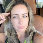 Milena Torres Instagram - Cosas que aprendí a mis 40 años: ☑️Puedes salirte de un grupo de WhatsApp que no te guste ☑️Si das todo no significa que recibirás todo ☑️ Casi todo el mundo se pone filtro en las redes sociales ☑️ Lo que llega fácil, fácil se ve ☑️No esperes que los demás cambien por ti ☑️El pasado no es el mejor lugar para vivir ☑️ Tu mayor responsabilidad es amarte a ti mismo “Me gusta ser de los 80’s” 😏 #80s