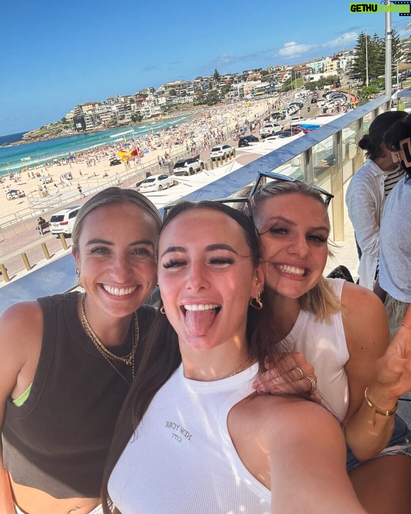 Millie Court Instagram - ok last one I promise… we just didn’t stop SMILING on this trip 🥹🫶🏼🇦🇺💕