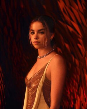Milly Alcock Instagram - In case you had forgotten about this dresssss

Styling @hollyevawhite 
Hair @grahamnation 
Makeup @misha212 
@houseofthedragonhbo Premier
