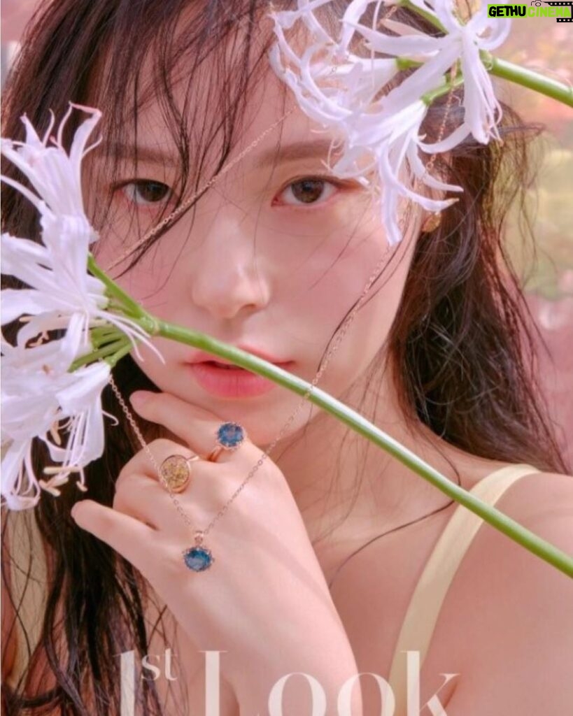 Min Hyo-rin Instagram - 🌱봄비처럼 싱그러운 촬영 항상 감사합니다💕🌸☘️ @1stlookofficial @diame_official