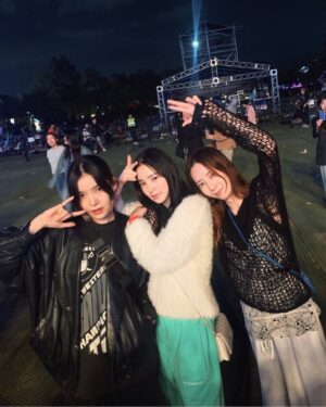 Min Hyo-rin Instagram - 💕🤗💃