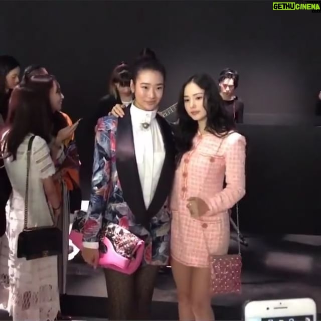 Min Hyo-rin Instagram - 💕👭 #閔孝琳#CocoCrushTaipei #cococrush @chanelofficial