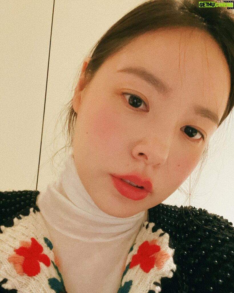 Min Hyo-rin Instagram - 🌹💋❤️🖤