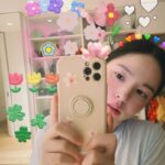 Min Hyo-rin Instagram - 자야되는데🥱😴🥛🍪🤦🏻‍♀️