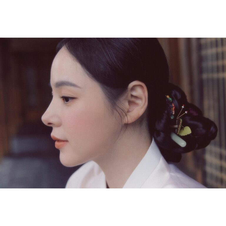 Min Hyo-rin Instagram - 🤗🤗🤗