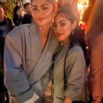 Mina El Hammani Instagram - Ayer en la premiere de @challengersmovie conocí a la reina @zendaya y disfruté de un peliculón acompañada de mi @lauramontesinos43 🤍 por mas aventuras juntas amiguita te amoooooo 🤍 @guerlain @mariaa.borras @tayriverabeauty 🌹🌹🌹🌹🌹🌹