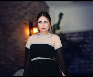 Mina Nour El Din Instagram - شلونكم ❤️ #مينا_نور_الدين #العراق_السعودية_قطر_الامارات_الكويت_البحرين_اليمن_الخليج_سوريا_مصر_لبنان_الجزائر_تونس_المغرب_قطر_دبي