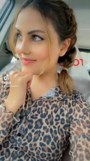 Mina Nour El Din Instagram - شكرا لمعايداتكم الحلوة الي كل سنة اكبر بحبكم وانسعد بوجودكم وبوجود ناسي الي احبهم بحياتي …. سنة جديدة من عمري تحديات وافكار جديدة ❤️ يا رب منك التوفيق ❤️