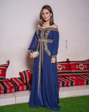 Mina Nour El Din Instagram - من امسية صنع في بغداد ❤️. @celebrities.iqmag2. @ali.mohamed8  @nesreen_redha القفطان من @rooma_fashion_
