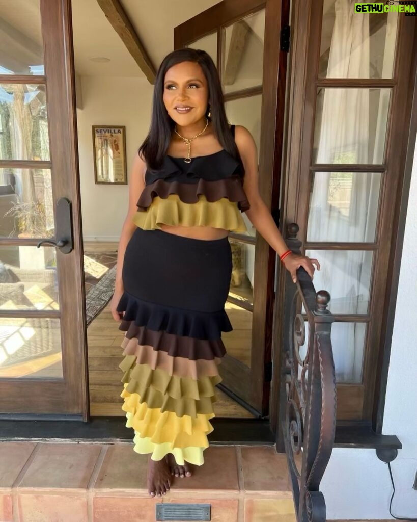 Mindy Kaling Instagram - Looking summery but tbh still very cold. Icy feet and hands.