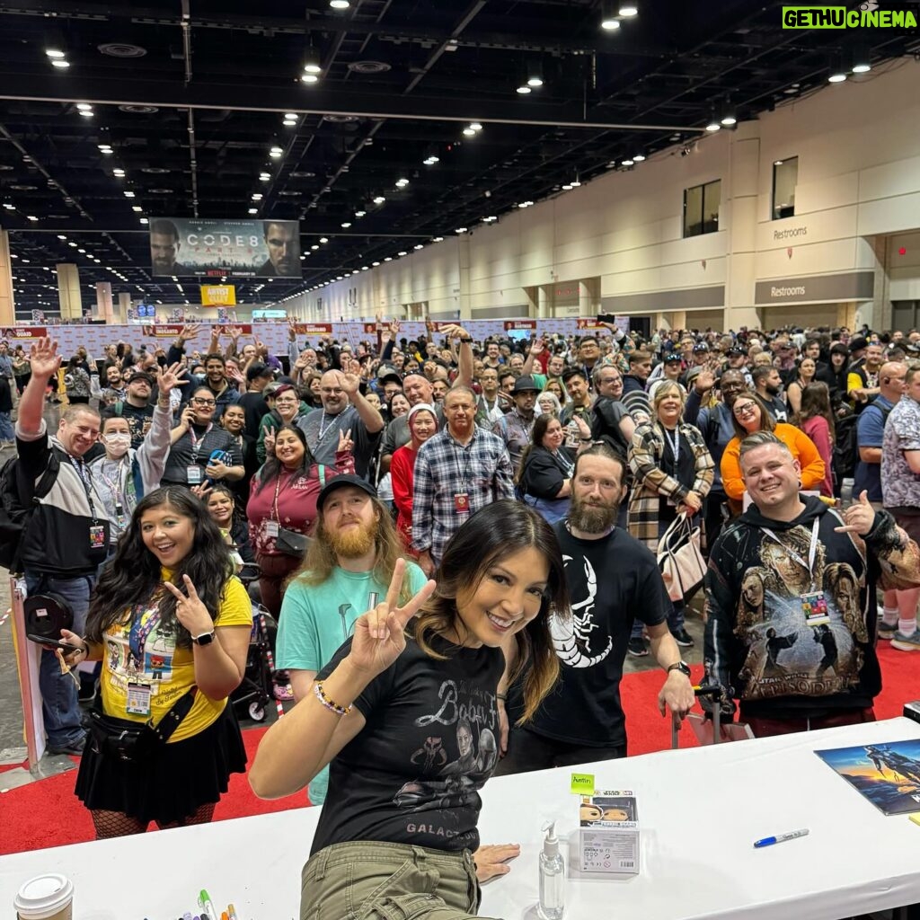 Ming-Na Wen Instagram - I got to reunite with some of my fave costars from different shows at #megaconorlando this past Sat! What a crazy busy fabulous weekend! 1) Love my Boba, @tem_morrison (and his Boba, @instadaniellogan). What an incredible turnout for our panel! We were able to share our thoughts and feelings with our fans and talked about two of our beloved Mando family members who are no longer with us. @trpcic & @carlweathers will always be in all our hearts. 🙏🏼❤️ 2) @alexkingstonofficial popped over to say hello and we instantly just picked up wherever we left off years ago! She is just as beautiful inside and out as ever! What a joyful reunion! So much love for you, girlfriend!❤️#ER 3) @jjward12 and I laughed our heads off as we always do. I think he just brings out the mingaling in me. I miss his laughs and his bright personality! Love you, Jeff!❤️#Agentsofshield 4) Gave my Mando family @officialdannytrejo, @ginajcarano and @therealdianaleeinosanto big hugs, but we were all so busy, I didn't get photos with them. I also love seeing friends like @kehuyquan, @alantudyk and the con staff and my con team. Best of all, I love the fans who are willing to wait on those long lines just to meet me. I love them!! They make what I do feel so much more meaningful and rewarding. Just the most incredible bond we share and getting to connect and meet them at these cons make everything worthwhile. Thank you for the love! Love you all! We closed the con down!! ❤️❤️❤️