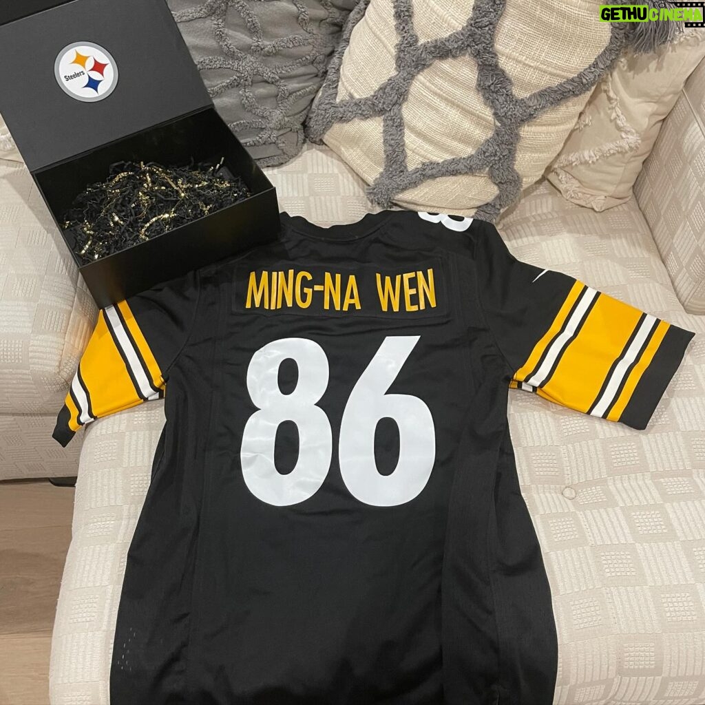 Ming-Na Wen Instagram - 🖤💛Go, STEELERS!!🖤💛 Look who's twirling the #terribletowel tomorrow at Arcisure Stadium!! I am honored and excited to be kicking off the game tomorrow (Steelers vs Patriots ) in my hometown of Pittsburgh, PA! 🏈🏈🏈🏈🏈🏈🏈 Soooo excited! See all you Yinzers there!! Thank you to the @steelers for my own named jersey! I LOVE IT!❤️🥰😘 🖤💛🖤💛🖤💛@nfl #pittsburghgirl