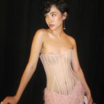Minnie Mills Instagram - Always an honor @goldhouseco <3 thanks for a golden night ✨ Big big thanks to my wonderful team: Styling: @sarahslutsky asst. @carlee___ @miacstella Makeup: @danielcoronadobeauty Haircut: @danawillcutyou Photos: @cxchoi