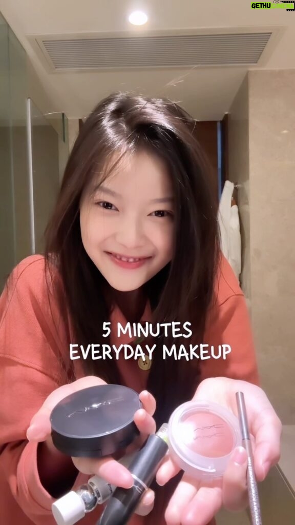 Mint Suchada Sonpan Instagram - 5 MINUTES EVERYDAY MAKEUP WITH @maccosmeticsthailand🥳💖 #คุชชั่นFIXพกผิวเนียนกริบ #MACStudioFix #IWEARMAC #MACPartner #MACCosmeticsThailand