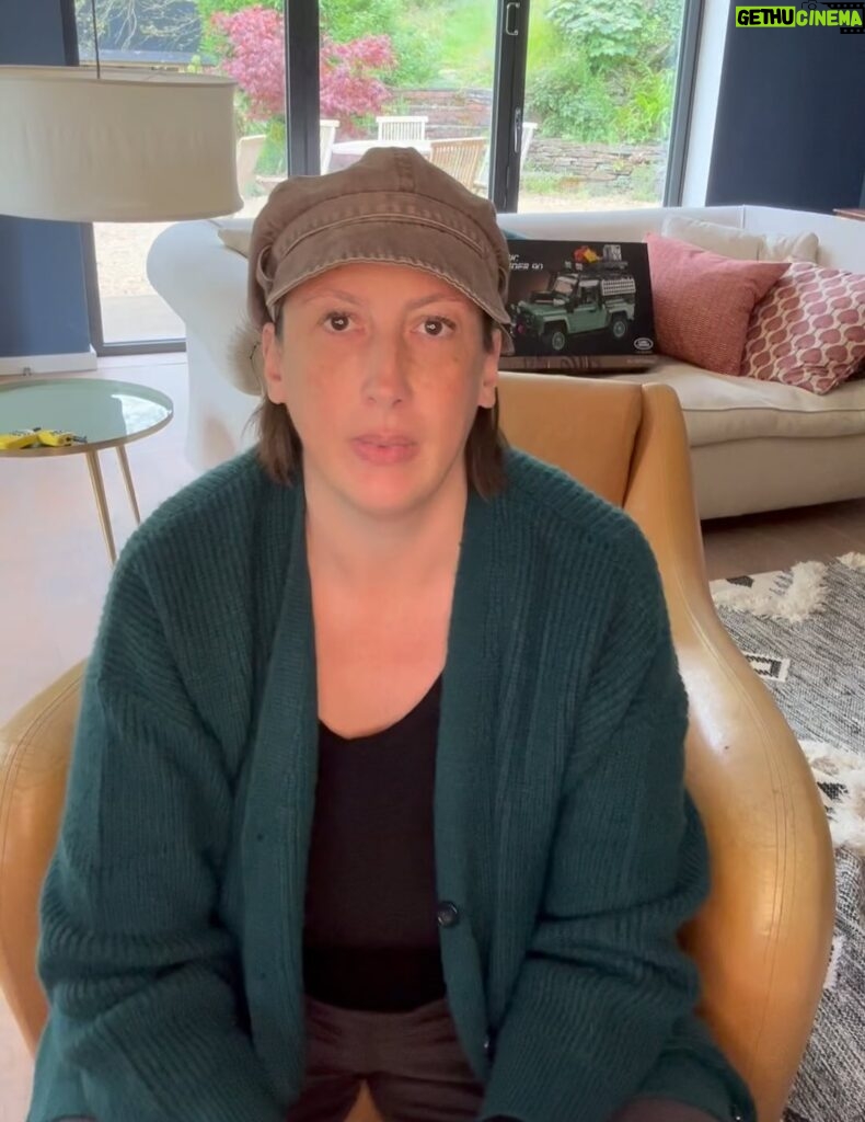 Miranda Hart Instagram - #thebighelpout @thebighelpout ❤️👌 Ps. How many times can a woman say community and connection?! But they are important!