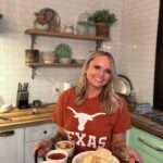 Miranda Lambert Instagram - Hook ‘em horns 🤘 @wandajunehome