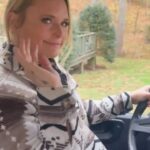 Miranda Lambert Instagram - Happy place 🐴🐶🤎 Shacket, jeans and boots by @idyllwind