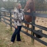 Miranda Lambert Instagram - Happy place 🐴🐶🤎 Shacket, jeans and boots by @idyllwind
