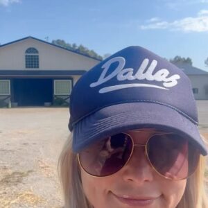 Miranda Lambert Instagram - Them: what’s your ideal day off?
Me: 🐴😍🌾👩‍🌾