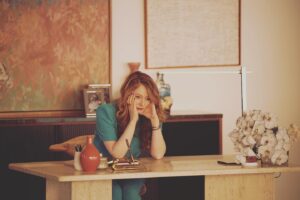 Miranda Otto Instagram - Hashtag game is lonely work. 💎🇵🇭🇦🇺👗👑👠🎬💰💎💎💎#hashtag #theunusualsuspects #sbs #beautifulbeastlies #loveyournanny #help #itsnotallcocktailsbythepool #althoughtherehavebeennquiteafewcocktails #andsaradoeshaveapool