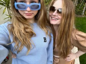Miranda Otto Instagram - Missing Aussie Summer. #becandbridge #domysunglassesmatchmyoutfit #lookingforthesun