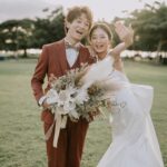 Miyū Ikeda Instagram – ．
結婚して1年5ヶ月が経ち、
やっと結婚式を挙げることができました💍
しかもハワイという最高すぎる場所で🌺♡

正直、1年半経って新婚ほやほや感が無かったし
ファーストミートの時もあんまり実感湧かなかったのに
いざ式始まってパーティまで
めちゃくちゃ泣いてめちゃくちゃ笑ってた😂🤍
大好きな家族と友達たちもわざわざハワイまで来てくれて
本当に100点満点すぎる日になりました♡

去年の夏から打ち合わせを何度も重ねて、
内装とかブーケのデザインも
オーダーしてたより遥かに可愛くて💐
打ち合わせのスケジュール合わせも大変だったのに
当日も何から何までサポートして頂いた
@watabewedding 様様過ぎた🥹🤍

写真がありすぎて
しばらく結婚式投稿多くなりそうですが
お付き合いください💒