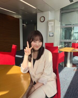 Miyu Honda Instagram - 望結先輩と会議中。