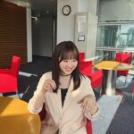 Miyu Honda Instagram - 望結先輩と会議中。