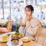Mizuki Yamamoto Instagram - ⋆⸜☾⸝‍⋆ 夜分遅くに申し訳ありません。 L'Occitane SHIBUYA TOKYOが 明日4月27日（土）にオープンします。 ひと足先に、お邪魔してきました。 プロヴァンス地方をイメージした店内は、 美しく、とても心地よい空間でした。 ラベンダーの額縁のような窓から見えるスクランブル交差点も素敵。 シャンプー等のボトルに中身を詰め替えられるスペースが設置されていたり、サスティナブルを意識した取り組みもされているそうです。 お料理もとっても美味しく、楽しませて頂きました☆ #ロクシタン #loccitane #ロクシタン渋谷 #pr