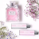 Mizuki Yamamoto Instagram - ⋆⸜☾⸝‍⋆ ミス ディオールの新たなスティックフレグランス「MINI MISS」が1月19日に誕生します。 持ち歩くのにぴったりな、とっても可愛いサイズとデザインです。 フローラルな香りに気分があがりました♪ アルコールフリーで、ローズワックスや上質なオイルなどの自然由来成分をふんだんに配合されているそうです! @diorbeauty @dior #ミスディオール #PR