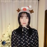 Mizuki Yamamoto Instagram - ⋆⸜☾⸝‍⋆ 遅れました。 メリークリスマスでした。 子の被り物を借りました。 恒例の丸鶏も焼きました。