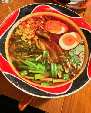 Moe Iori Instagram - 渋谷パルコの地下にある芙蓉苑の牛肉麺が好きだからお仕事帰りに行けるチャンスあったらいっちゃう🥳🥳

麻辣牛肉麺好き…🥳