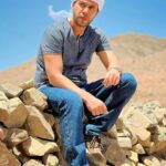 Mohamed Imam Instagram - فيلم #اللعب_مع_العيال 💣 اول لقاء مع المخرج الكبير #شريف_عرفة 🔥🔥 عمل مختلف عن اي حاجة عملتها قبل كده ‼️ قريباً إن شاء الله … #محمد_امام ⚡️