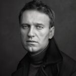 Molly Ringwald Instagram - A great man was murdered by a pathological despot. I can't say I'm surprised but I still feel gutted. My heart is with his beautiful family. 💙History will remember him and his astounding strength and courage. Photo: Martin Schoeller #alexeinavalny