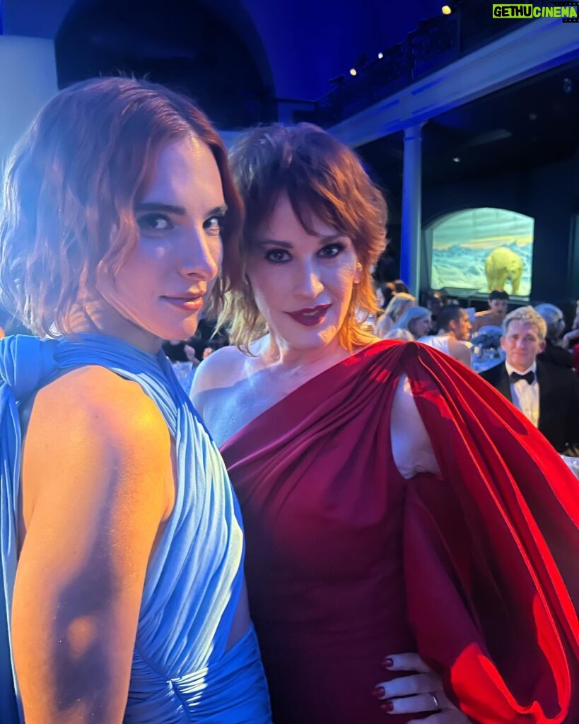 Molly Ringwald Instagram - What a beautiful evening! Congratulations to all of the designers whose work inspires me. And thank you to Zac Posen who always makes me feel so glamorous. #cfda #fashion