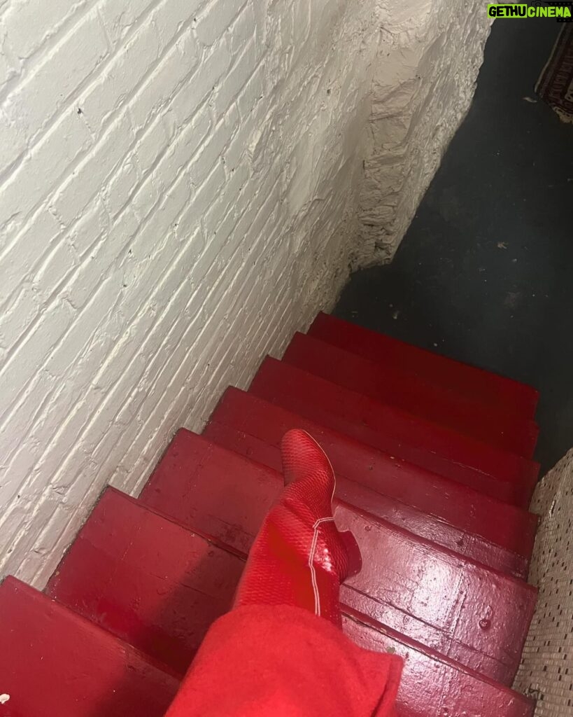 Molly Ringwald Instagram - When you and your new red Rachel Comey boots match the stairwell you have to document. ♥️