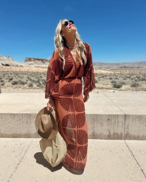 Molly Sims Instagram - Vibing in Utah 🍹