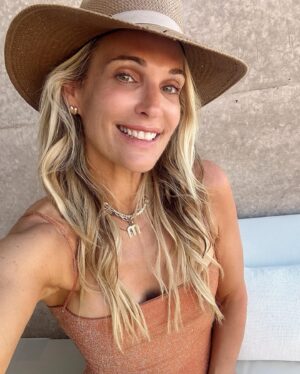 Molly Sims Instagram - Vibing in Utah 🍹