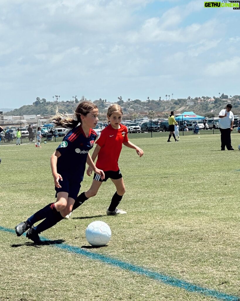 Molly Sims Instagram - Most people drove 2.5 hours this weekend to go to Stagecoach… I drove 2.5 hours for soccer and a Taylor Swift concert starring Scarlett Stuber 😉