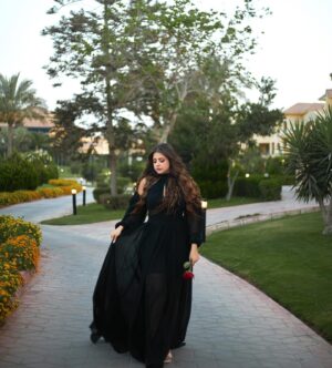 Mona Farouk Instagram - 📸 @youssef.mansour.ph 👗 @ali_elsharnoby 💄 @rehamsaalah 
💇🏼‍♀️ @lebanese.beautycenter