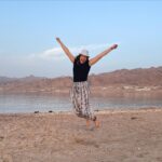 Mona Farouk Instagram - اضحك الصورة تطلع حلوة #اضحك للدنيا #تضحكلك ☺️😉🙂😊🤍🧿 #اضحك_الصورة_تطلع_حلوة . #dahab #دهب_مدينة_السحر_والجمال #الاجونا_دهب #السياحة #vibes #downs dahab #دهب #دهب_مدينة_السحر_والجمال #يوميات_مني_فاروق #دهب #جنوب_سيناء @mona_farouk_official