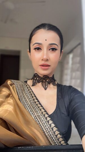 Monami Ghosh Instagram - Keep loving🫶
#metadurgapujasquad 
#durgapujasong2023