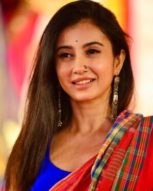 Monami Ghosh Instagram - Ashtami morning this year..at @northbombaydurgapuja ..
@shotbykaushal thank u❤️
@shomumitra ❤️