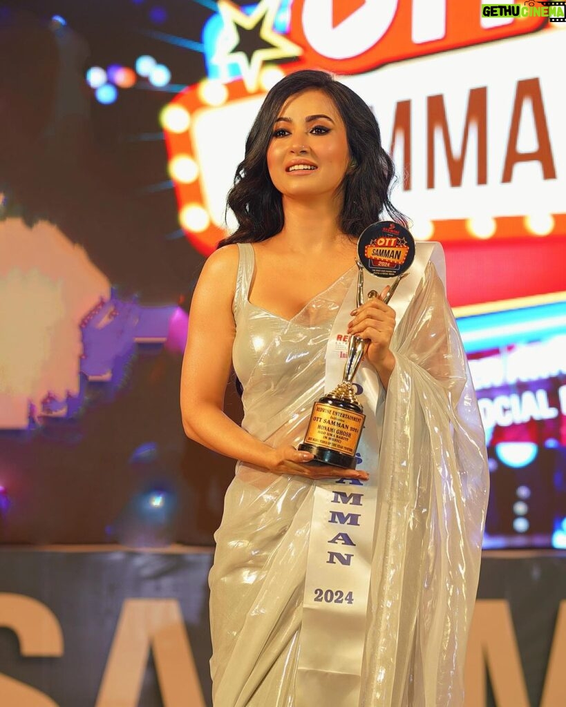 Monami Ghosh Instagram - My team asked: why aren’t you wearing any accessory? I answered : my biggest accessory is on my hand… "BEST MUSIC VIDEO OF THE YEAR" #ottsamman2024 congratulations to the entire team of #ailoumabarite … and thank u @saikat.baruri it wouldn’t have been posbl without yo KOLKATA-কোলকাতা
