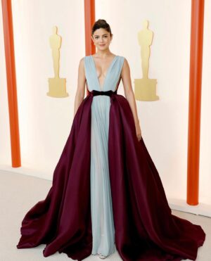 Monica Barbaro Instagram - what a night

thank you @eliesaabworld for lending me your stunning gown - and for lending to me last year when everyone else went, “Monica who??”
and thanks to @theacademy and @topgunmovie for the good seats :)