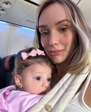 Monick Camargo Instagram - Já de volta pra casa, e com 🤍 quentinho… nossa semana na minha terrinha foi top demais.
Estamos prontinhas pra começar mais uma semana abençoada….
🫶🏼