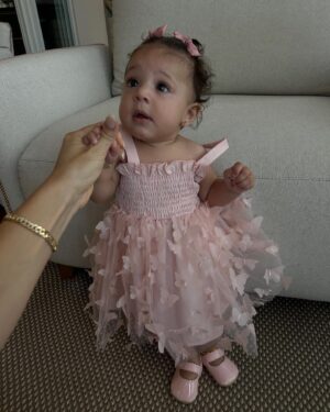 Monick Camargo Instagram - 5 MESES da Brabuleta mais linda do meu jardim! 

🦋🌸